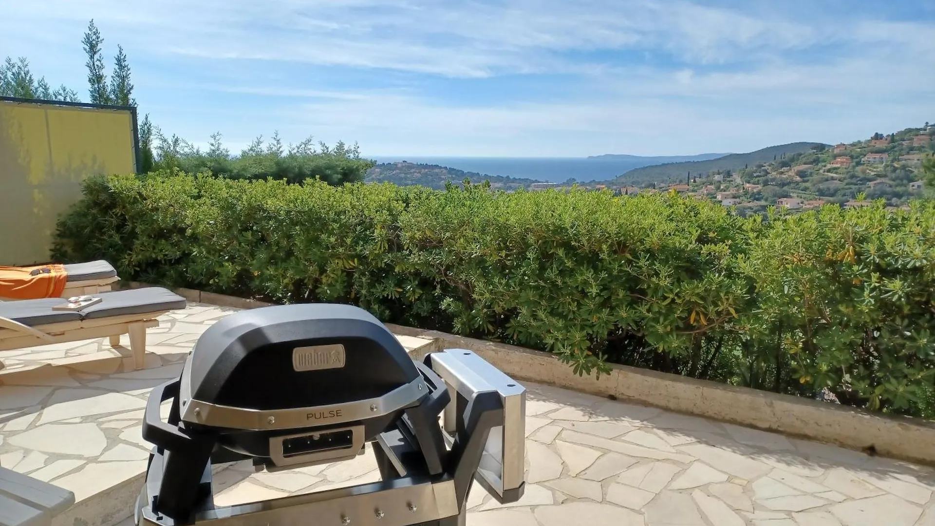 Appart Rez De Jardin Vue Mer Cavalaire-sur-Mer Fransa