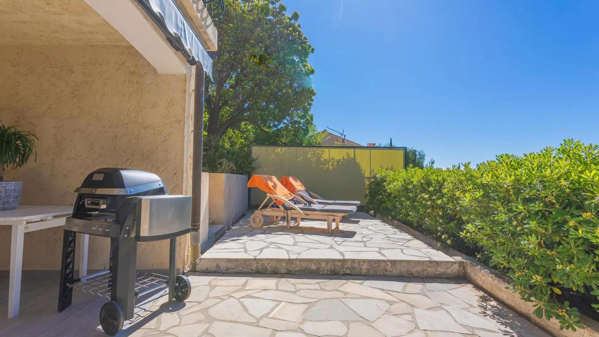Daire Appart Rez De Jardin Vue Mer Cavalaire-sur-Mer Fransa